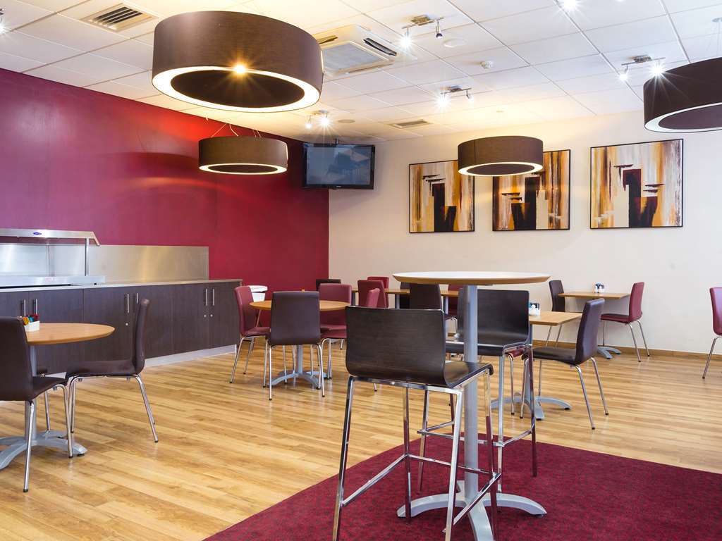 Travelodge Central Лестер Ресторан фото